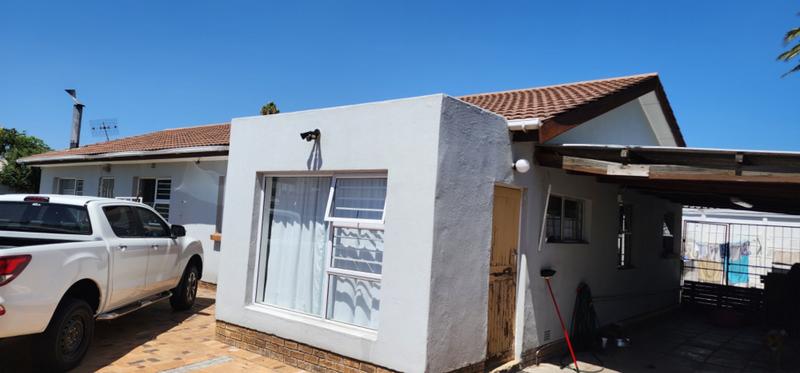 4 Bedroom Property for Sale in St Dumas Western Cape